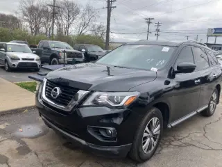 2018 Nissan Pathfinder SV