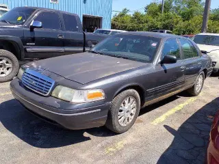 2004 Ford Crown Victoria LX