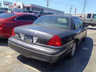 2004 Ford Crown Victoria LX