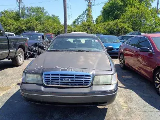 2004 Ford Crown Victoria LX