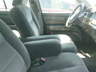 2004 Ford Crown Victoria LX