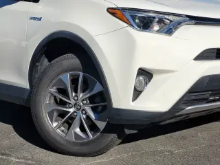 2017 Toyota RAV4 Hybrid XLE