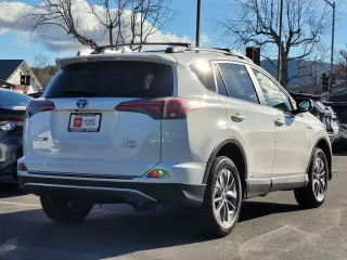 2017 Toyota RAV4 Hybrid XLE