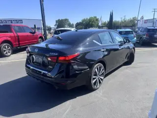 2021 Nissan Altima 2.5 Platinum