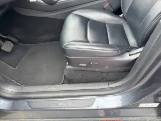 Tesla Model Y 2021 AWD Long Range 4dr Crossover