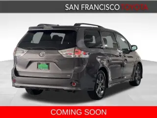 2016 Toyota Sienna SE 8 Passenger