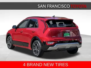 2023 Kia Niro SX