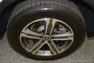 Mercedes-Benz GLC 2019 GLC 300 4dr SUV