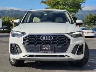 2023 Audi Q5 45 S line Premium quattro