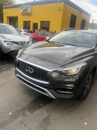 2017 Infiniti QX30 Premium