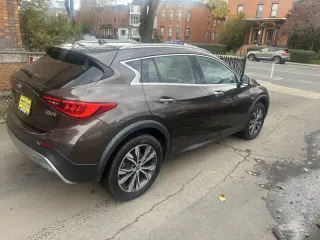 2017 Infiniti QX30 Premium
