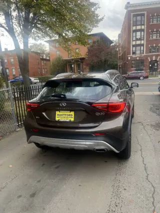 2017 Infiniti QX30 Premium