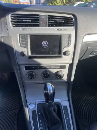 2016 Volkswagen Golf TSI SE