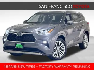 2023 Toyota Highlander Hybrid Platinum