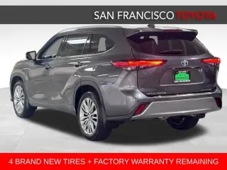 2023 Toyota Highlander Hybrid Platinum