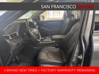 2023 Toyota Highlander Hybrid Platinum