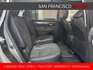 2023 Toyota Highlander Hybrid Platinum