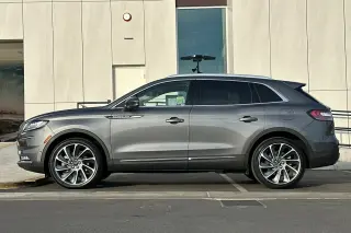 Lincoln Nautilus 2022 AWD Reserve 4dr SUV