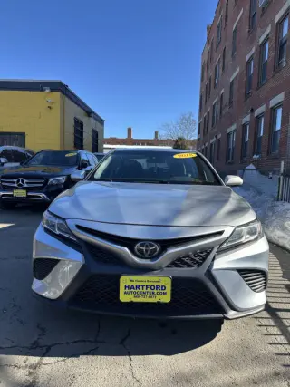 2018 Toyota Camry
SE