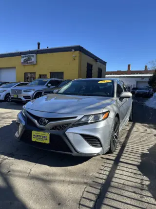 2018 Toyota Camry
SE