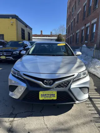 2018 Toyota Camry
SE