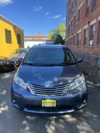 2015 Toyota Sienna
XLE 7-Passenger