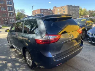 2015 Toyota Sienna
XLE 7-Passenger