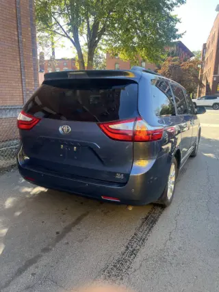 2015 Toyota Sienna
XLE 7-Passenger