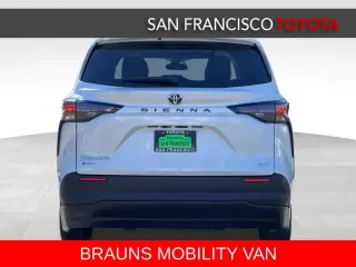 2026 Toyota Sienna XLE 8 Passenger