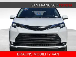 2026 Toyota Sienna XLE 8 Passenger