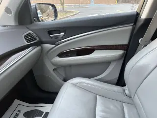 2018 Acura MDX
SH-AWD