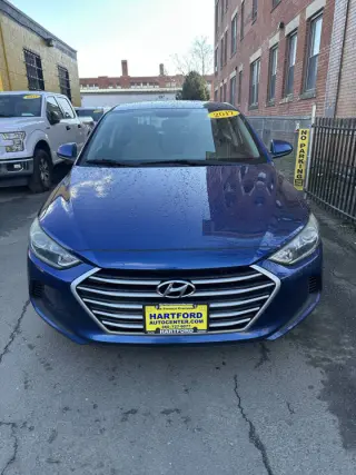 2017 Hyundai ELANTRA
SE
