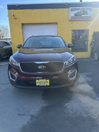 2017 Kia Sorento
LX
