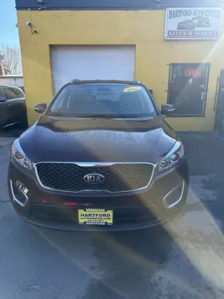 2017 Kia Sorento
LX