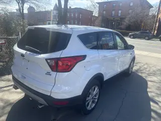 2019 Ford Escape
SE