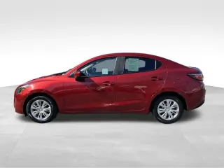 2019 Toyota Yaris L