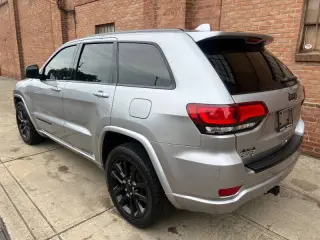 2017 Jeep Grand Cherokee Altitude
