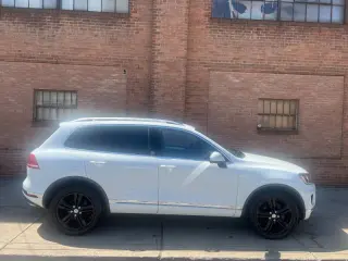 2017 Volkswagen Touareg V6 Wolfsburg