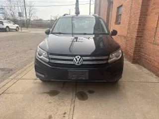 2017 Volkswagen Tiguan 2.0T Limited S 4Motion