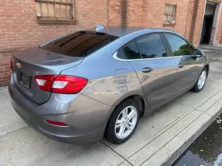 2018 Chevrolet Cruze LT Auto