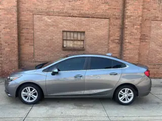 2018 Chevrolet Cruze LT Auto