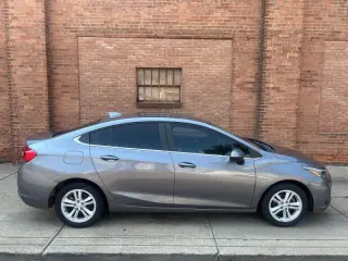 2018 Chevrolet Cruze LT Auto