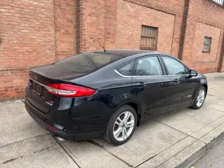 2018 Ford Fusion Hybrid SE