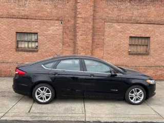 2018 Ford Fusion Hybrid SE