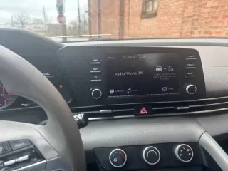 2021 Hyundai Elantra SE