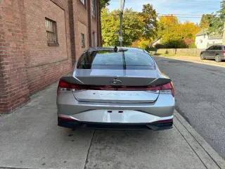 2021 Hyundai Elantra SE
