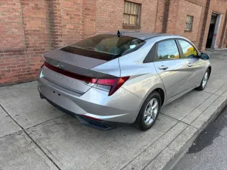 2021 Hyundai Elantra SE