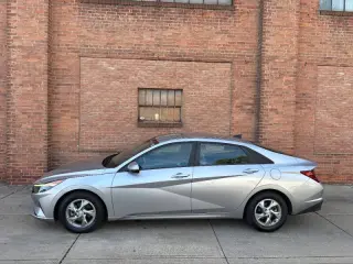 2021 Hyundai Elantra SE