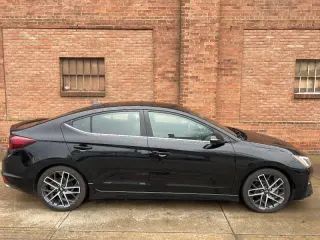 2019 Hyundai Elantra Sport