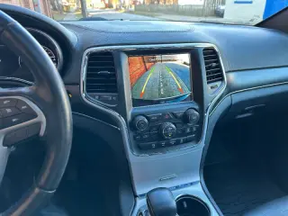 2018 Jeep Grand Cherokee Sterling Edition